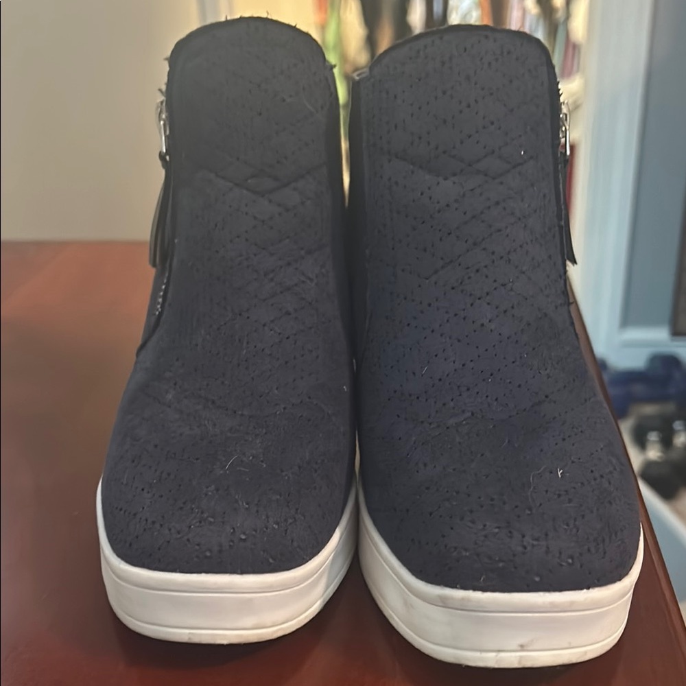 Serra dark blue Ankle Boots with Textured Fabric
